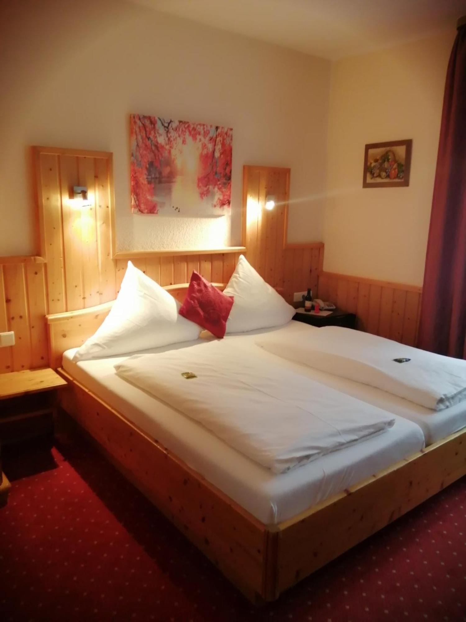 טודמוס Hotel Am Kurpark מראה חיצוני תמונה