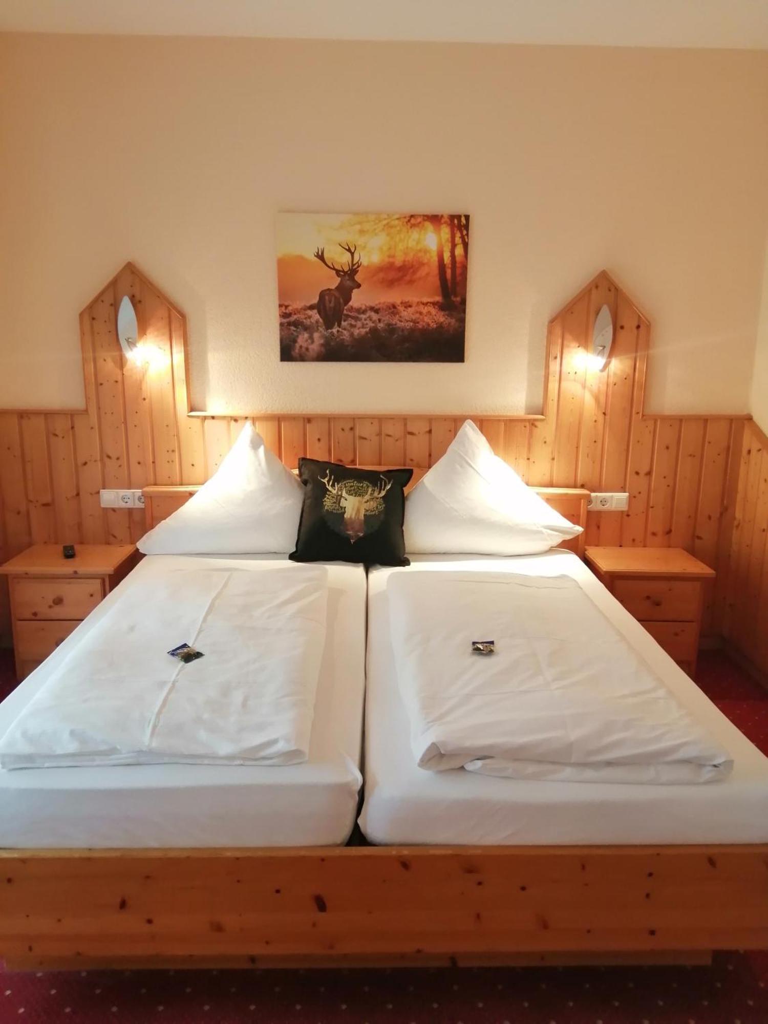 טודמוס Hotel Am Kurpark מראה חיצוני תמונה