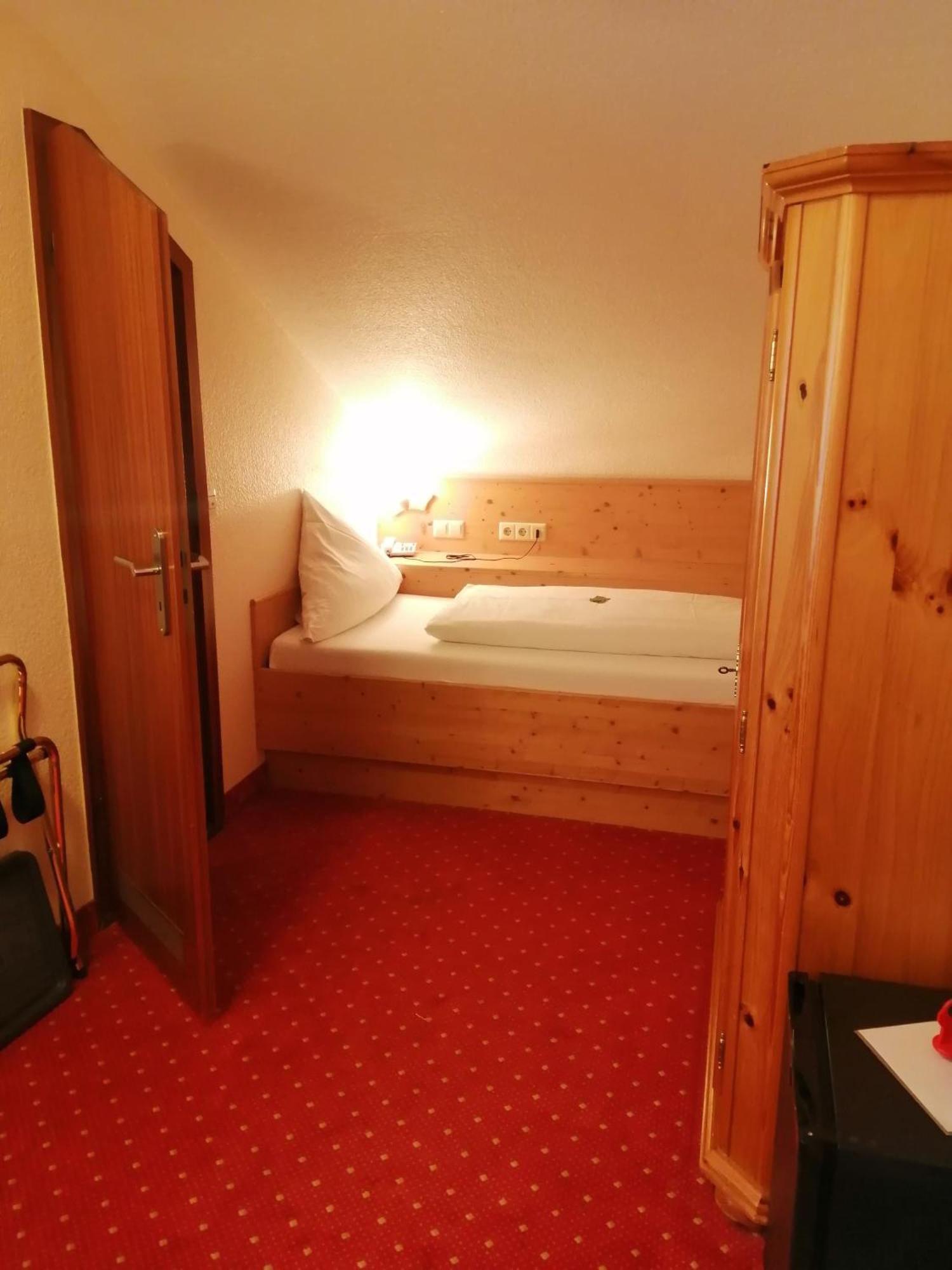 טודמוס Hotel Am Kurpark מראה חיצוני תמונה